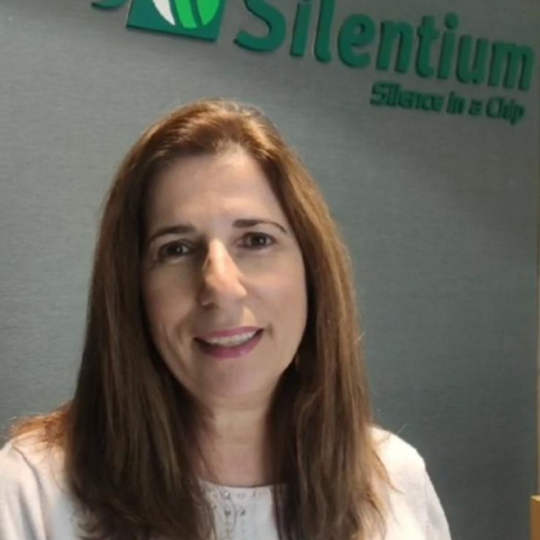 המקאנואיסטים הסיפור של אורלי מחברת SILENTIUM